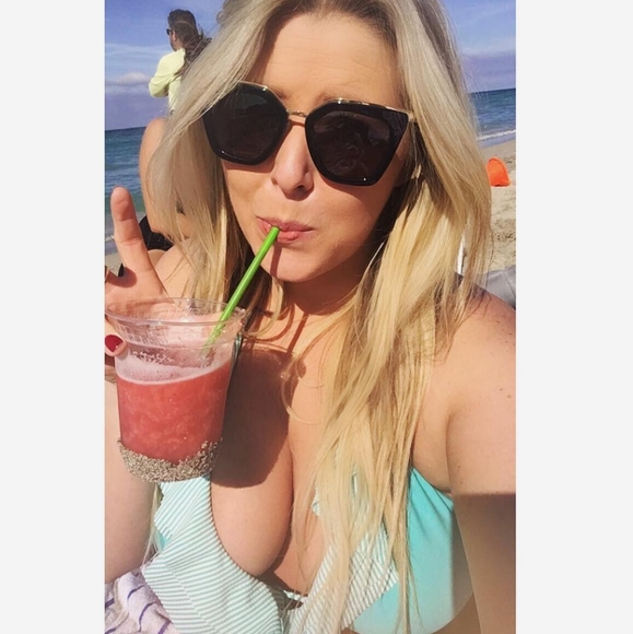 Meet your Posher, Mykyla - Picture 1 of 1